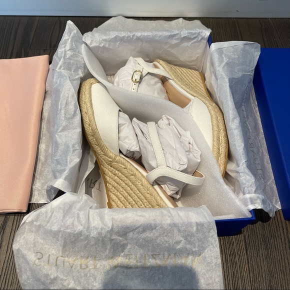 ❌SOLD❌STUART WEITZMAN
Mykonos canvas wedge espadrilles Size 6 White color - Picture 4 of 4